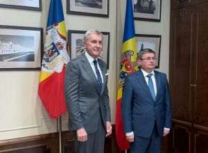 Principele Radu - stânga şi Igor Grosu, preşedintele Parlamentului Republicii Moldova - dreapta; Sursa foto: Facebook / Familia Regala a Romaniei